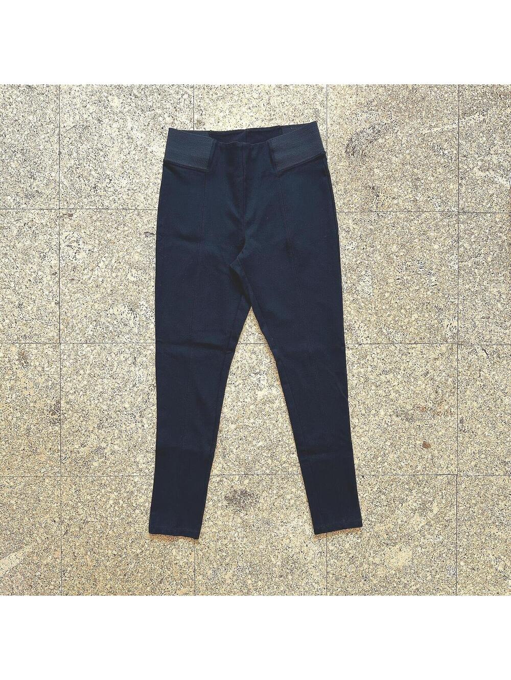 Halogen Seamed Capri Pants Women's Medium Black Stretch Slim Fit Pull On Chic